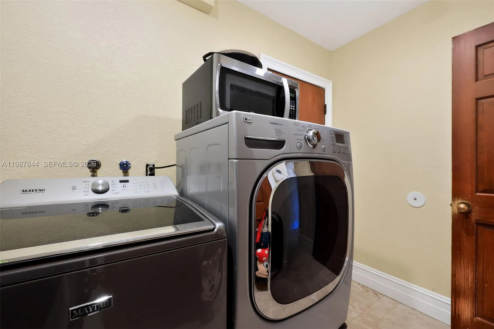9420 Sea Turtle Ln, Plantation, Florida 33324, Plantation, Florida 33324, 5 Bedrooms Bedrooms, ,3 BathroomsBathrooms,Residential,For Sale,9420 Sea Turtle Ln, Plantation, Florida 33324,A11987844