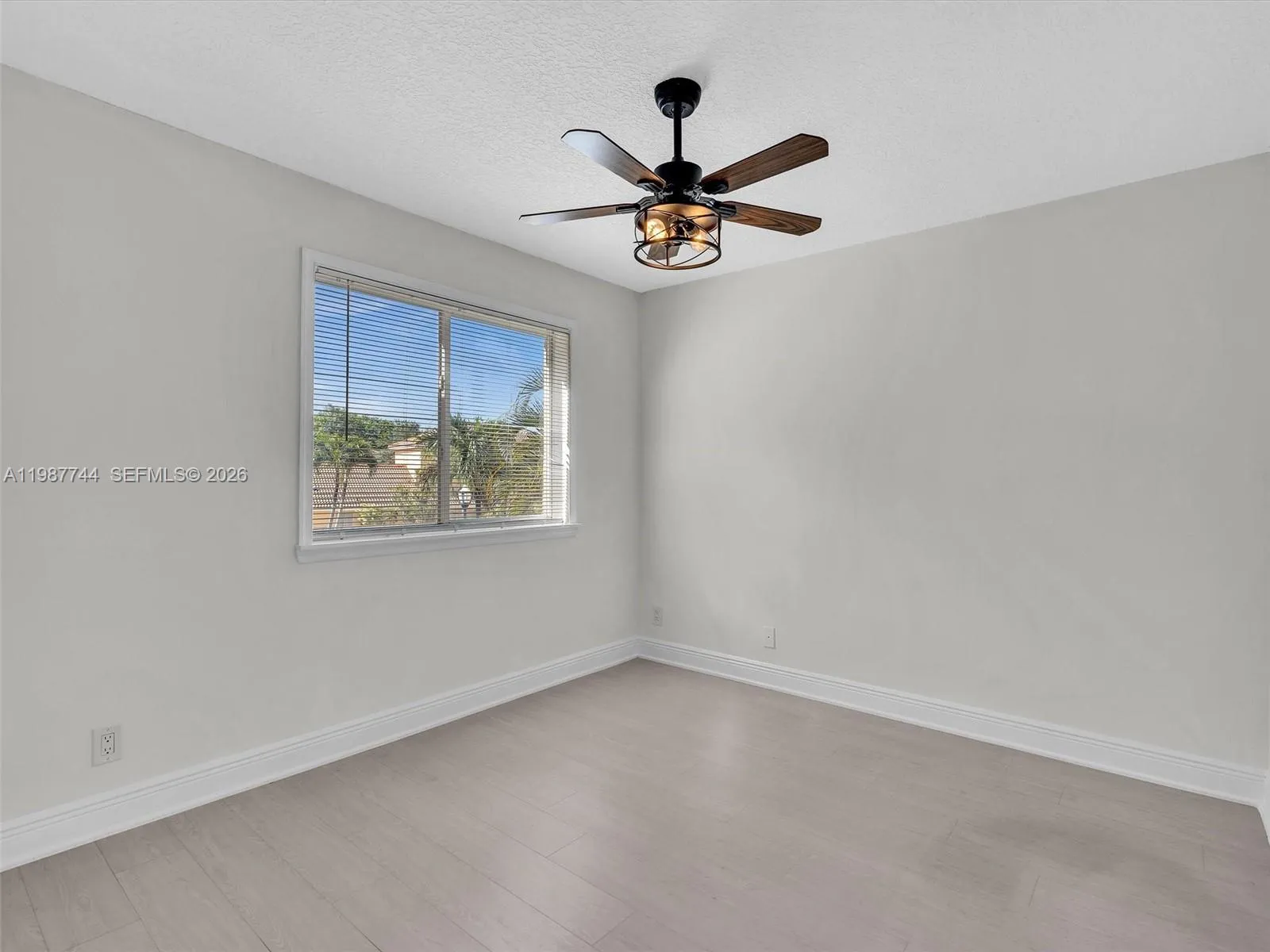 11407 Lakeview Dr 4-a, Coral Springs, Florida 3307, Coral Springs, Florida 33071, 4 Bedrooms Bedrooms, ,2 BathroomsBathrooms,Residential Lease,For Rent,11407 Lakeview Dr 4-a, Coral Springs, Florida 3307,A11987744