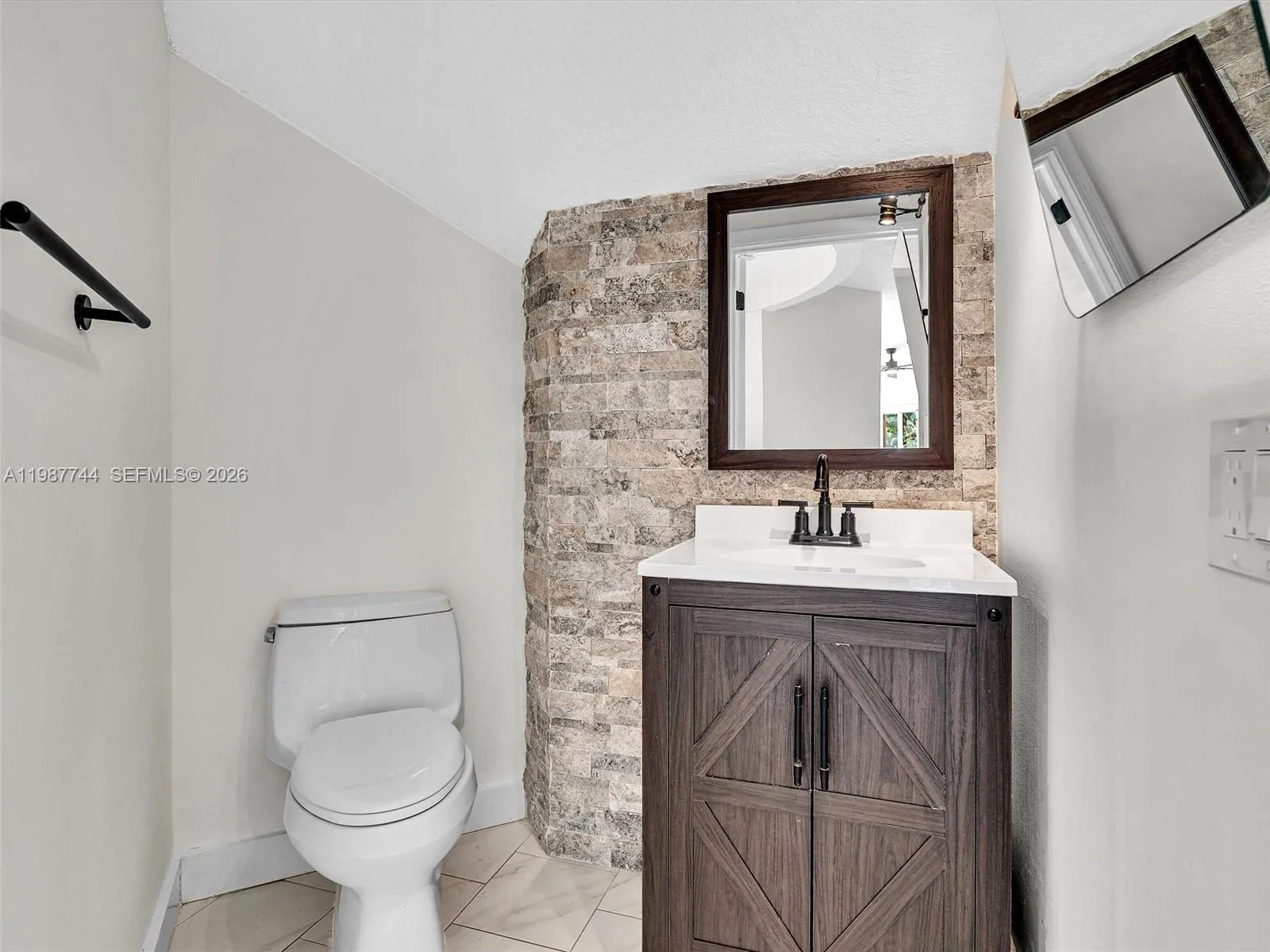 11407 Lakeview Dr 4-a, Coral Springs, Florida 3307, Coral Springs, Florida 33071, 4 Bedrooms Bedrooms, ,2 BathroomsBathrooms,Residential Lease,For Rent,11407 Lakeview Dr 4-a, Coral Springs, Florida 3307,A11987744