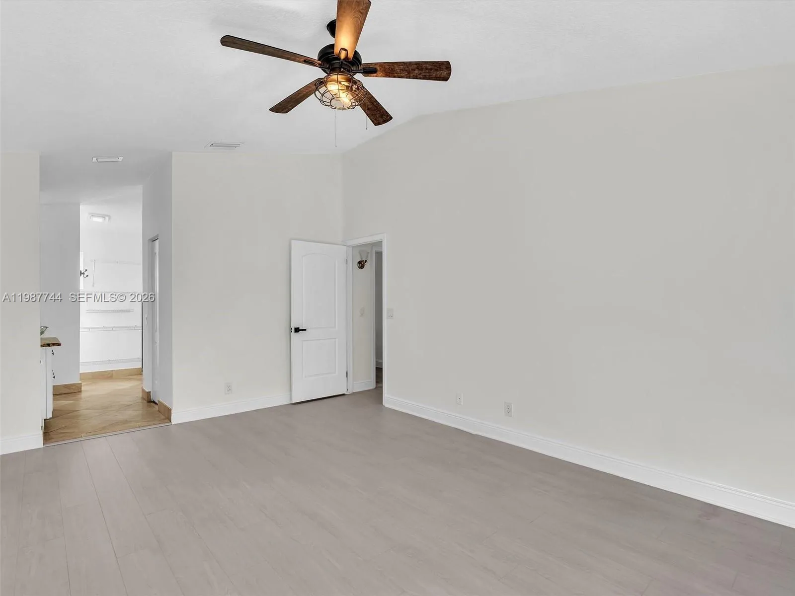 11407 Lakeview Dr 4-a, Coral Springs, Florida 3307, Coral Springs, Florida 33071, 4 Bedrooms Bedrooms, ,2 BathroomsBathrooms,Residential Lease,For Rent,11407 Lakeview Dr 4-a, Coral Springs, Florida 3307,A11987744