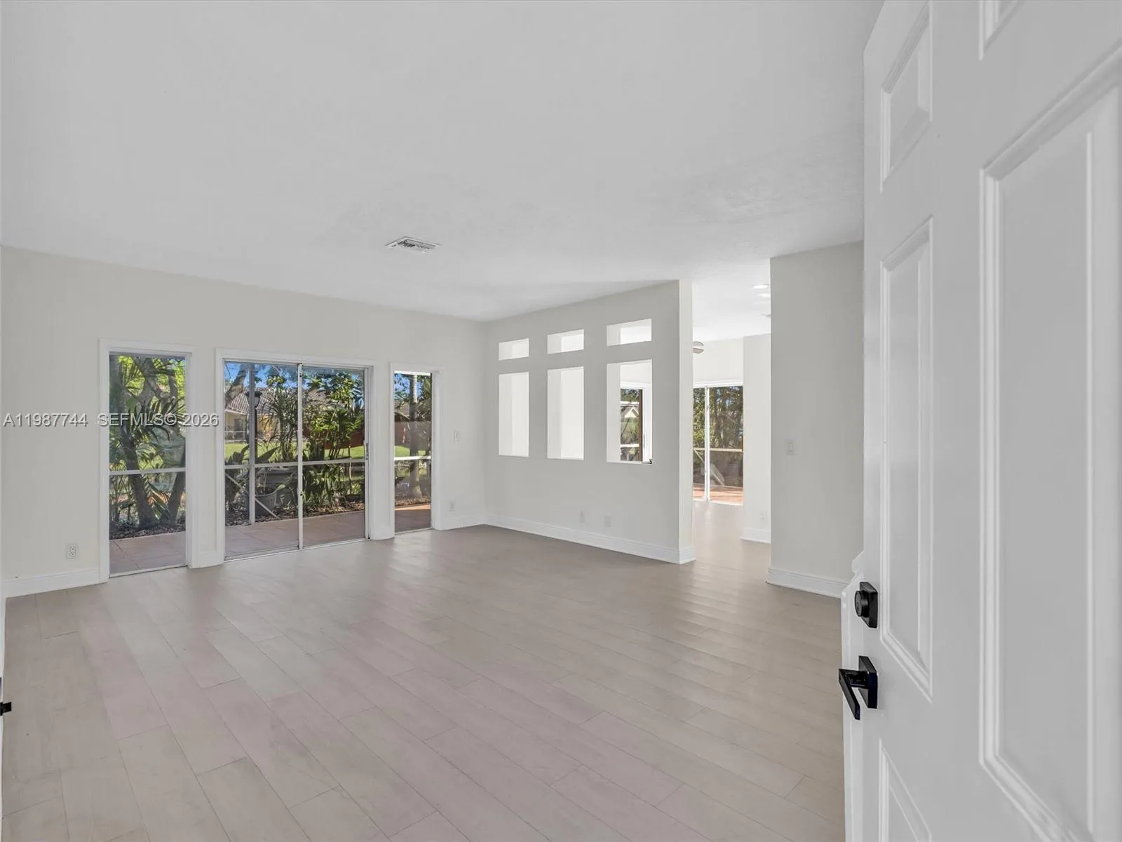 11407 Lakeview Dr 4-a, Coral Springs, Florida 3307, Coral Springs, Florida 33071, 4 Bedrooms Bedrooms, ,2 BathroomsBathrooms,Residential Lease,For Rent,11407 Lakeview Dr 4-a, Coral Springs, Florida 3307,A11987744