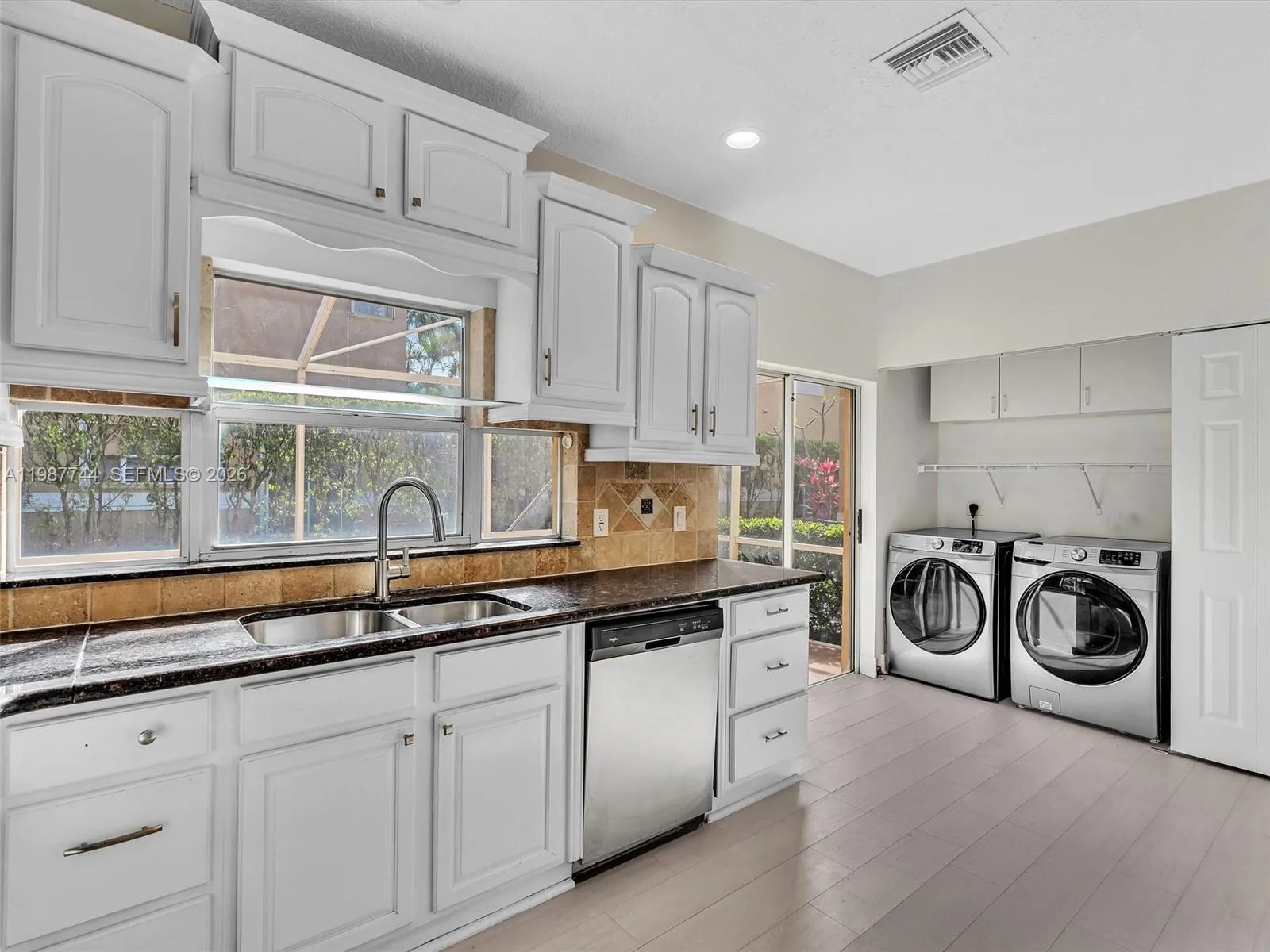 11407 Lakeview Dr 4-a, Coral Springs, Florida 3307, Coral Springs, Florida 33071, 4 Bedrooms Bedrooms, ,2 BathroomsBathrooms,Residential Lease,For Rent,11407 Lakeview Dr 4-a, Coral Springs, Florida 3307,A11987744