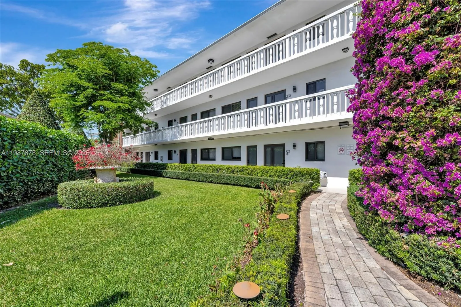 2190 Ne 51 St Court 204, Fort Lauderdale, Florida, Fort Lauderdale, Florida 33308, 2 Bedrooms Bedrooms, ,2 BathroomsBathrooms,Residential Lease,For Rent,2190 Ne 51 St Court 204, Fort Lauderdale, Florida ,A11987878