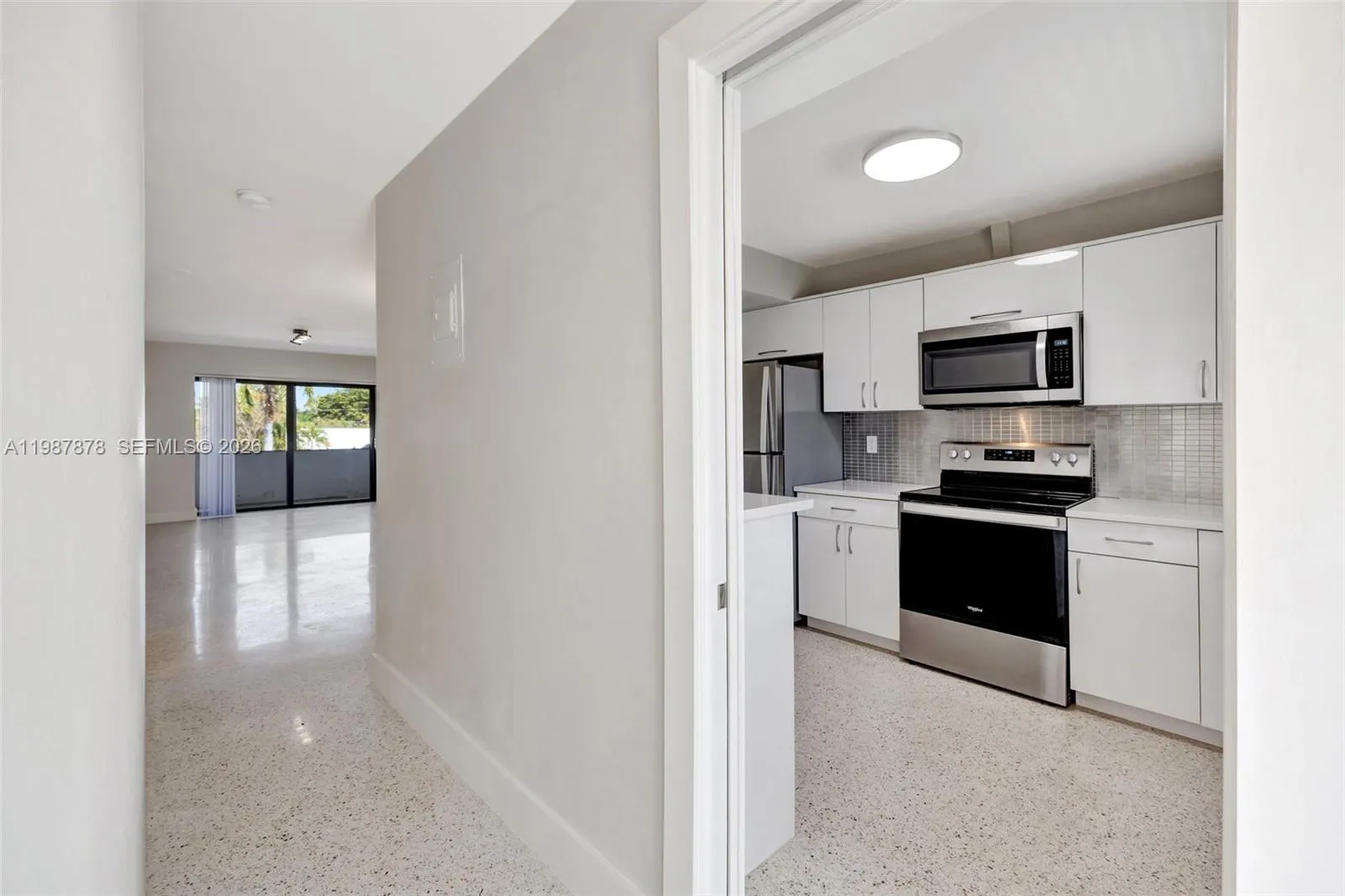 2190 Ne 51 St Court 204, Fort Lauderdale, Florida, Fort Lauderdale, Florida 33308, 2 Bedrooms Bedrooms, ,2 BathroomsBathrooms,Residential Lease,For Rent,2190 Ne 51 St Court 204, Fort Lauderdale, Florida ,A11987878