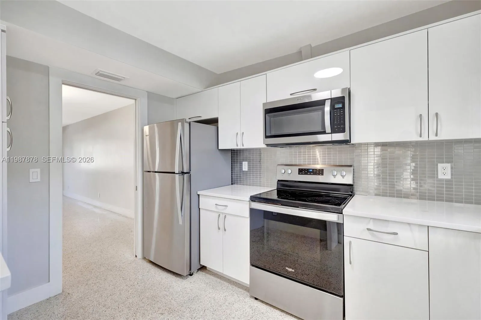 2190 Ne 51 St Court 204, Fort Lauderdale, Florida, Fort Lauderdale, Florida 33308, 2 Bedrooms Bedrooms, ,2 BathroomsBathrooms,Residential Lease,For Rent,2190 Ne 51 St Court 204, Fort Lauderdale, Florida ,A11987878
