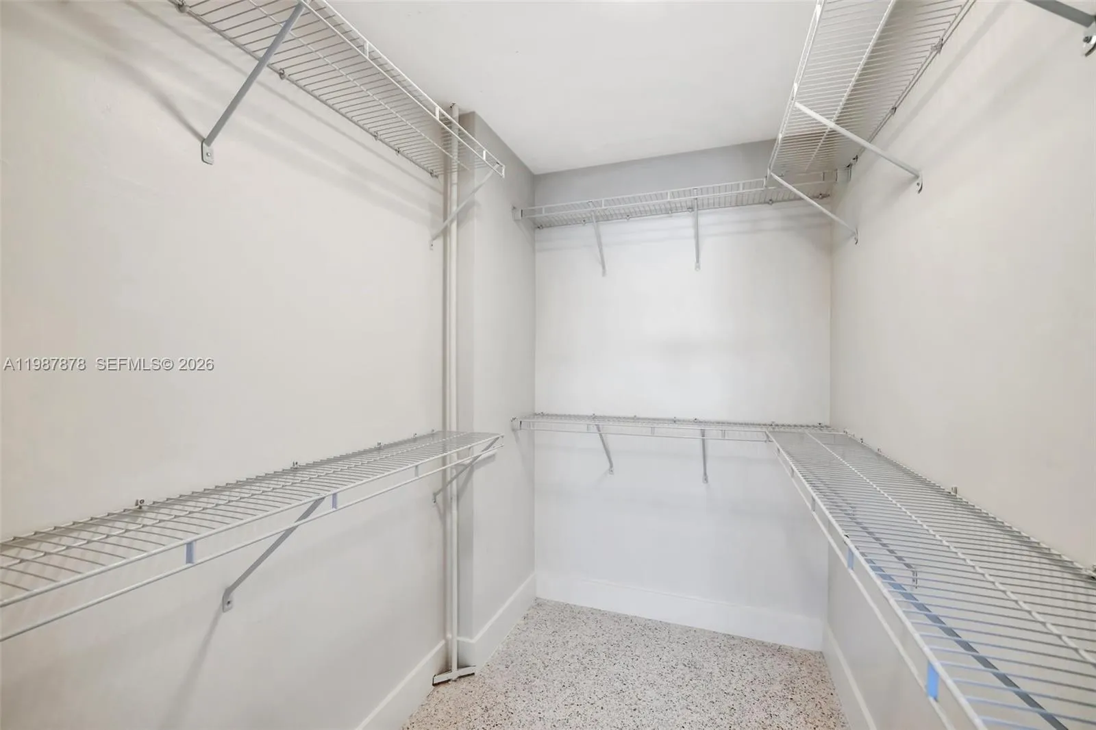2190 Ne 51 St Court 204, Fort Lauderdale, Florida, Fort Lauderdale, Florida 33308, 2 Bedrooms Bedrooms, ,2 BathroomsBathrooms,Residential Lease,For Rent,2190 Ne 51 St Court 204, Fort Lauderdale, Florida ,A11987878