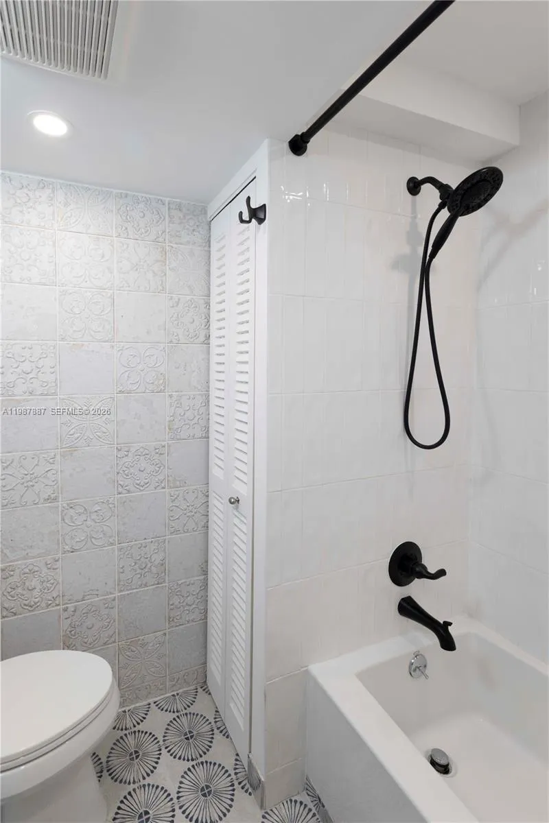 13499 Biscayne Blvd 613, North Miami, Florida 3318, North Miami, Florida 33181, 2 Bedrooms Bedrooms, ,2 BathroomsBathrooms,Residential,For Sale,13499 Biscayne Blvd 613, North Miami, Florida 3318,A11987887