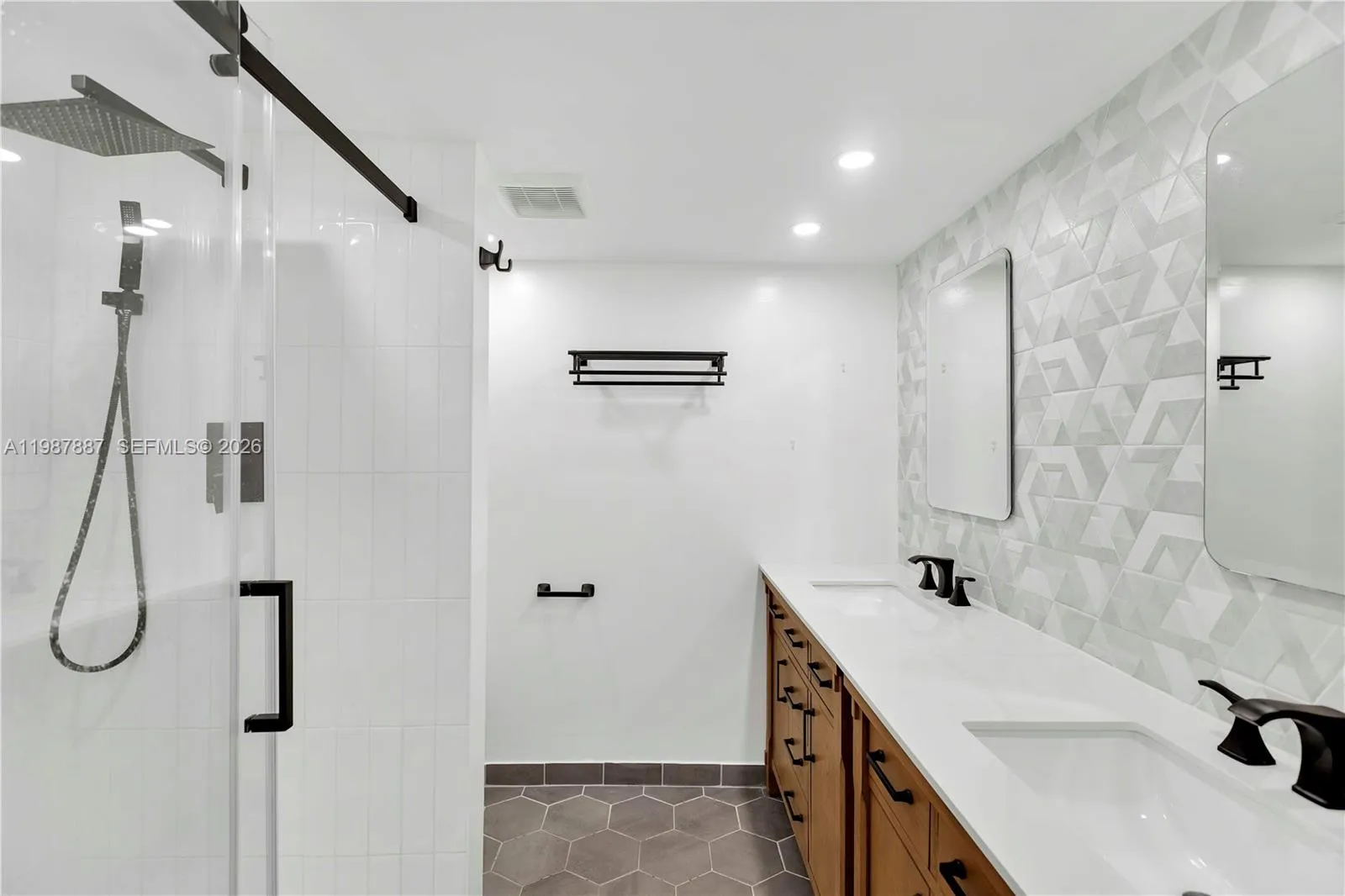 13499 Biscayne Blvd 613, North Miami, Florida 3318, North Miami, Florida 33181, 2 Bedrooms Bedrooms, ,2 BathroomsBathrooms,Residential,For Sale,13499 Biscayne Blvd 613, North Miami, Florida 3318,A11987887