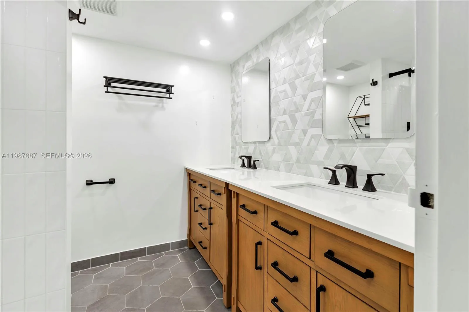 13499 Biscayne Blvd 613, North Miami, Florida 3318, North Miami, Florida 33181, 2 Bedrooms Bedrooms, ,2 BathroomsBathrooms,Residential,For Sale,13499 Biscayne Blvd 613, North Miami, Florida 3318,A11987887
