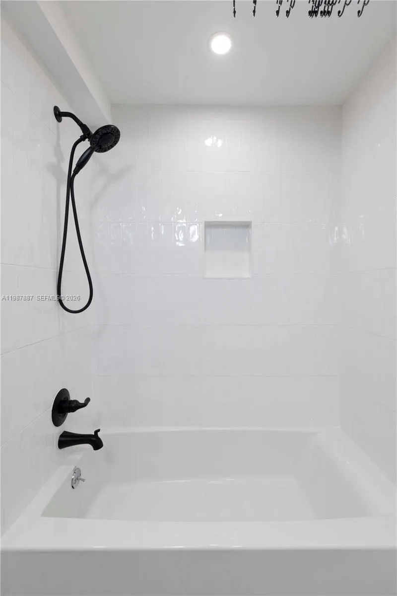 13499 Biscayne Blvd 613, North Miami, Florida 3318, North Miami, Florida 33181, 2 Bedrooms Bedrooms, ,2 BathroomsBathrooms,Residential,For Sale,13499 Biscayne Blvd 613, North Miami, Florida 3318,A11987887