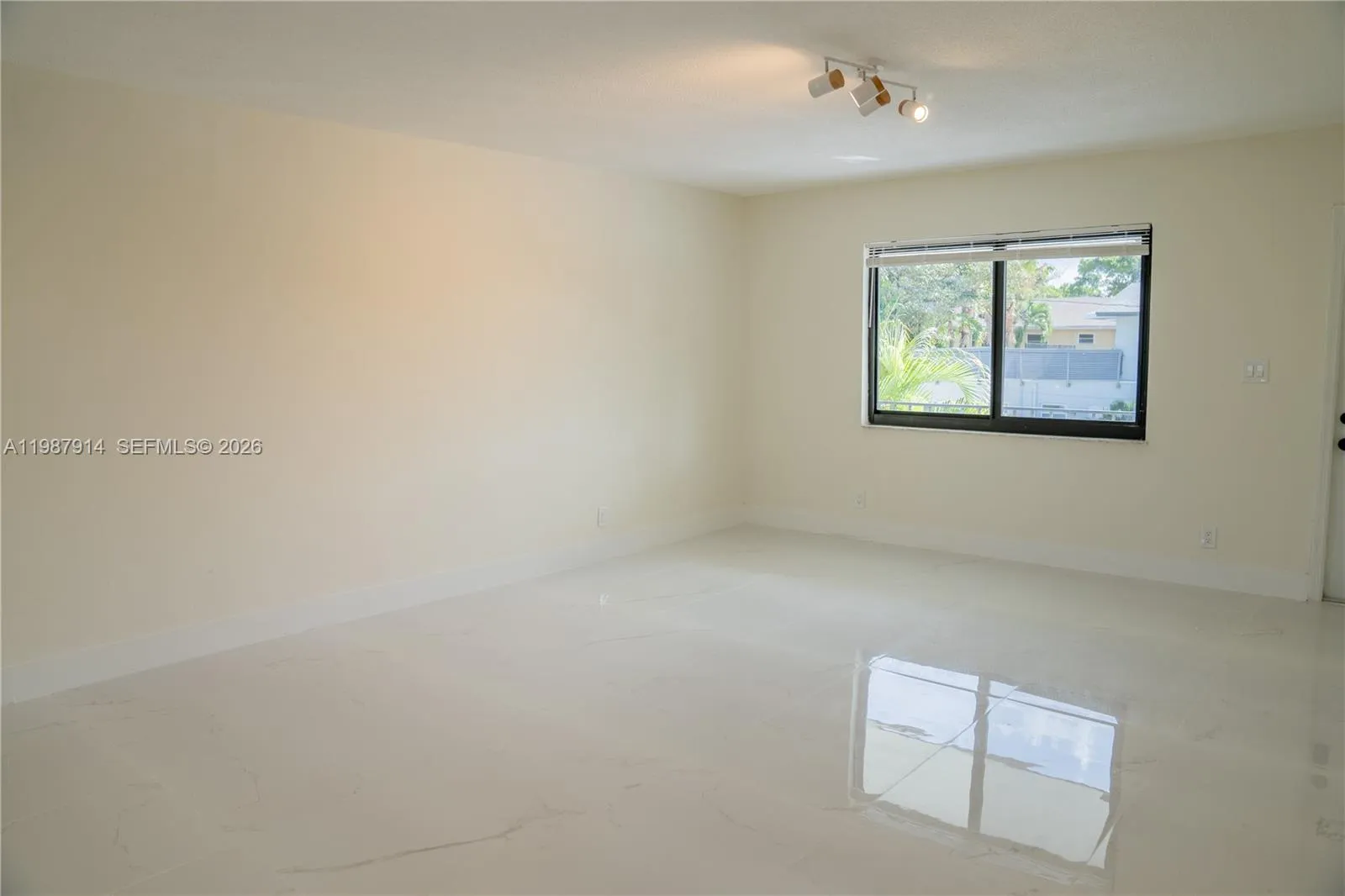 615 Ne 26th St 2, Wilton Manors, Florida 33305, Wilton Manors, Florida 33305, 2 Bedrooms Bedrooms, ,1 BathroomBathrooms,Residential Lease,For Rent,615 Ne 26th St 2, Wilton Manors, Florida 33305,A11987914