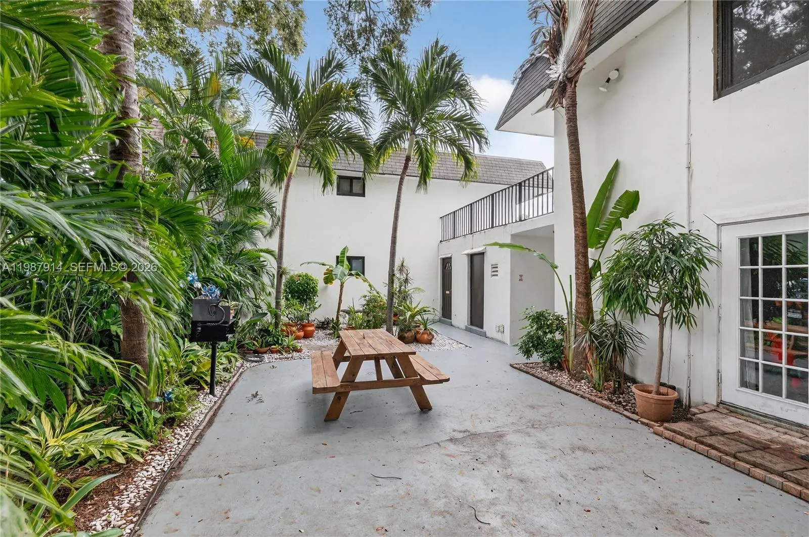 615 Ne 26th St 2, Wilton Manors, Florida 33305, Wilton Manors, Florida 33305, 2 Bedrooms Bedrooms, ,1 BathroomBathrooms,Residential Lease,For Rent,615 Ne 26th St 2, Wilton Manors, Florida 33305,A11987914