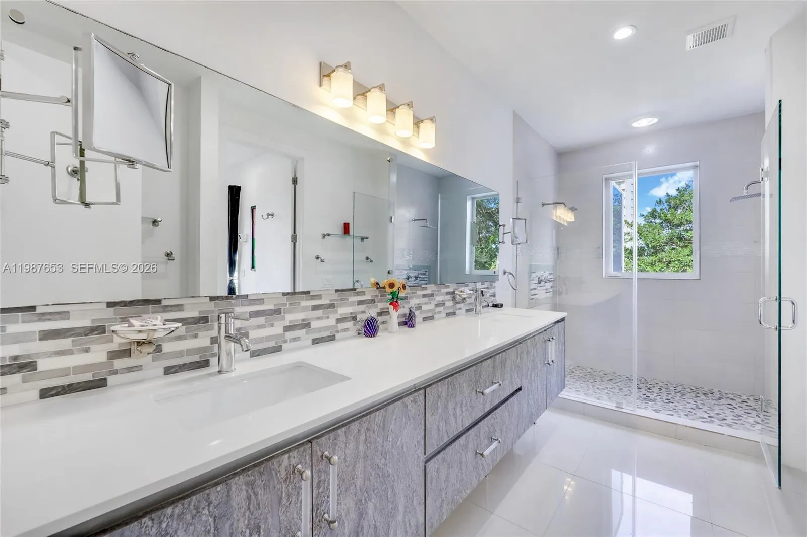 2943 Sw 23rd St, Miami, Florida 33145, Miami, Florida 33145, 3 Bedrooms Bedrooms, ,2 BathroomsBathrooms,Residential,For Sale,2943 Sw 23rd St, Miami, Florida 33145,A11987653