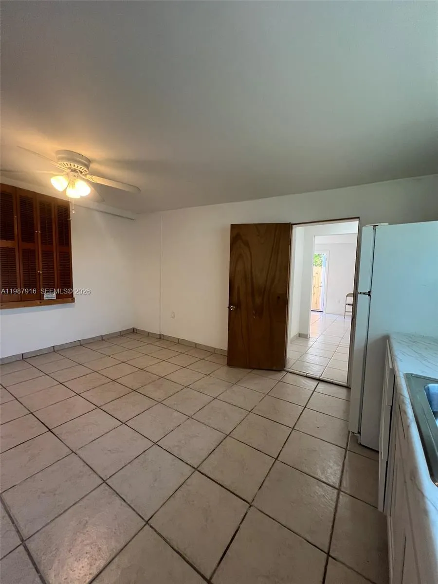 Miami, Florida 33165, 1 Bedroom Bedrooms, ,1 BathroomBathrooms,Residential Lease,For Rent,A11987916