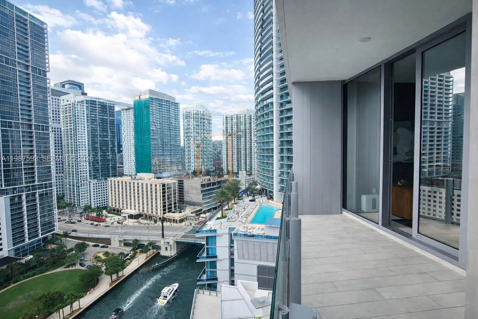 300 Biscayne Blvd Way 2106, Miami, Florida 33131, Miami, Florida 33131, 1 Bedroom Bedrooms, 2 Rooms Rooms,1 BathroomBathrooms,Residential,For Sale,300 Biscayne Blvd Way 2106, Miami, Florida 33131,A11987593