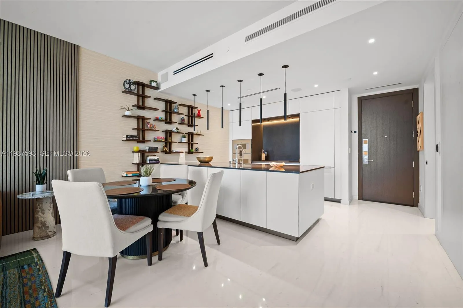 300 Biscayne Blvd Way 2106, Miami, Florida 33131, Miami, Florida 33131, 1 Bedroom Bedrooms, 2 Rooms Rooms,1 BathroomBathrooms,Residential,For Sale,300 Biscayne Blvd Way 2106, Miami, Florida 33131,A11987593