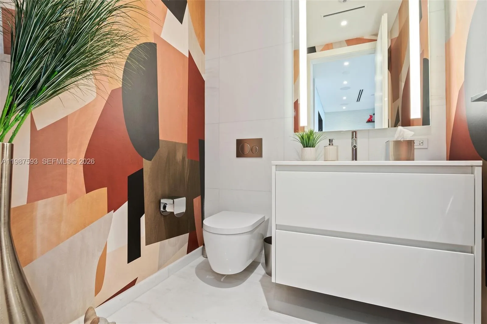 1/2 Bathroom.