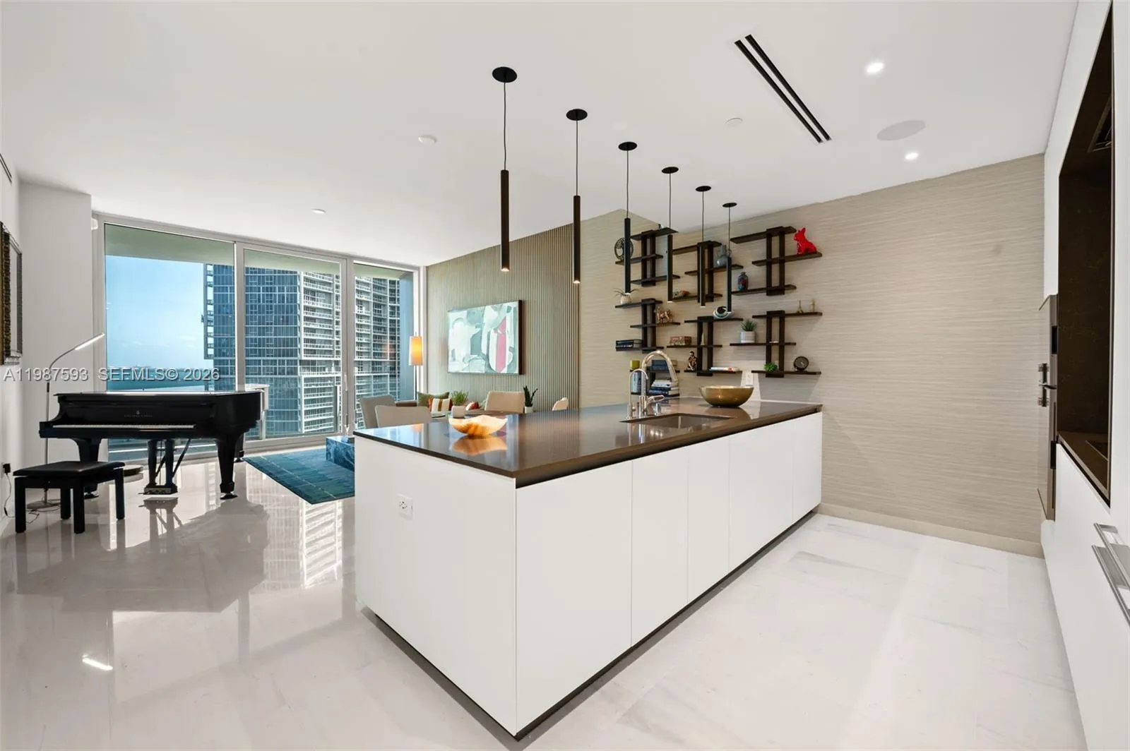 300 Biscayne Blvd Way 2106, Miami, Florida 33131, Miami, Florida 33131, 1 Bedroom Bedrooms, 2 Rooms Rooms,1 BathroomBathrooms,Residential,For Sale,300 Biscayne Blvd Way 2106, Miami, Florida 33131,A11987593