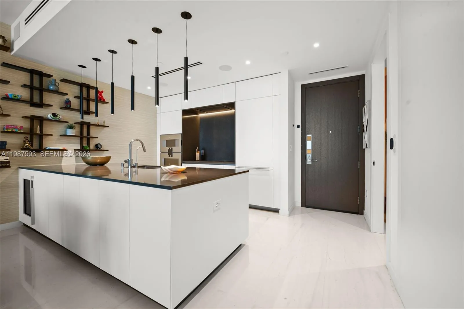 300 Biscayne Blvd Way 2106, Miami, Florida 33131, Miami, Florida 33131, 1 Bedroom Bedrooms, 2 Rooms Rooms,1 BathroomBathrooms,Residential,For Sale,300 Biscayne Blvd Way 2106, Miami, Florida 33131,A11987593