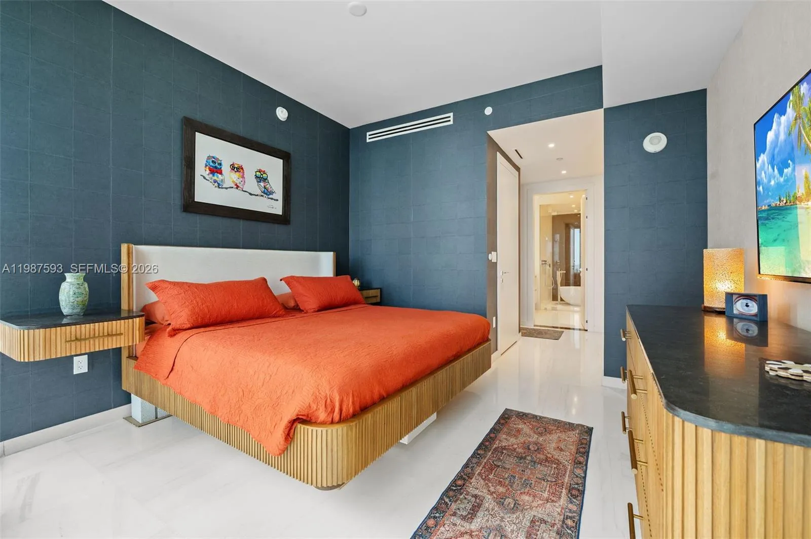 300 Biscayne Blvd Way 2106, Miami, Florida 33131, Miami, Florida 33131, 1 Bedroom Bedrooms, 2 Rooms Rooms,1 BathroomBathrooms,Residential,For Sale,300 Biscayne Blvd Way 2106, Miami, Florida 33131,A11987593