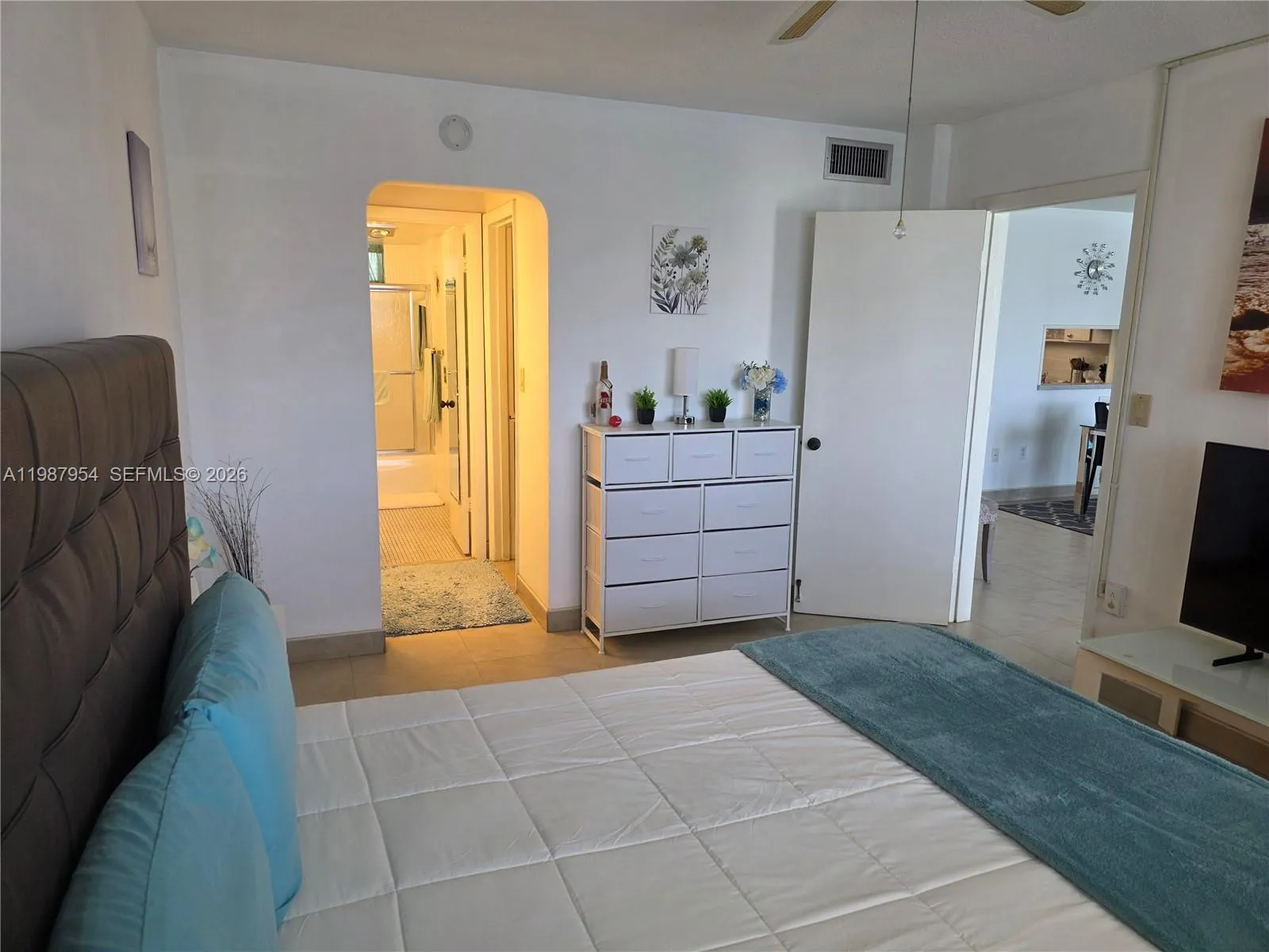 2861 Leonard Dr F605, Aventura, Florida 33160, Aventura, Florida 33160, 1 Bedroom Bedrooms, ,1 BathroomBathrooms,Residential Lease,For Rent,2861 Leonard Dr F605, Aventura, Florida 33160,A11987954