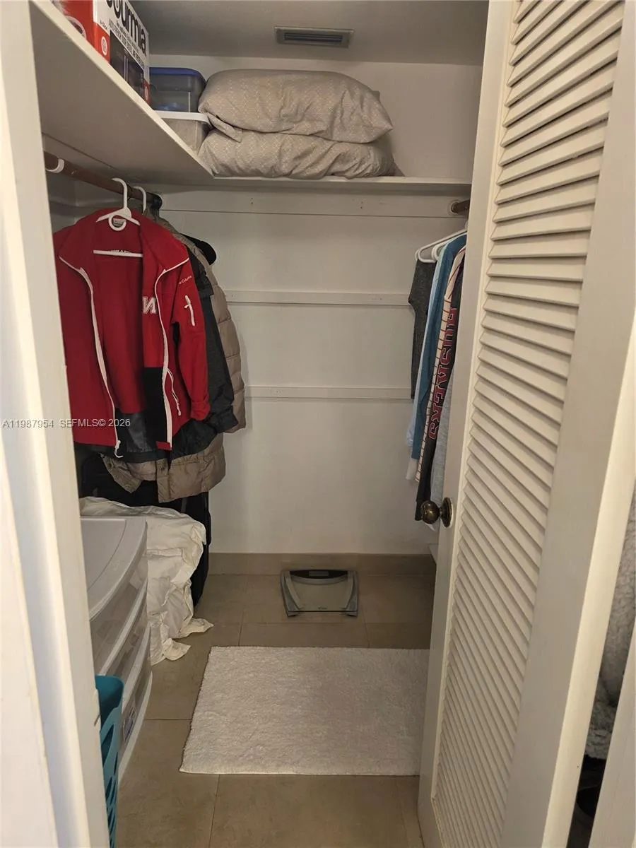 2861 Leonard Dr F605, Aventura, Florida 33160, Aventura, Florida 33160, 1 Bedroom Bedrooms, ,1 BathroomBathrooms,Residential Lease,For Rent,2861 Leonard Dr F605, Aventura, Florida 33160,A11987954
