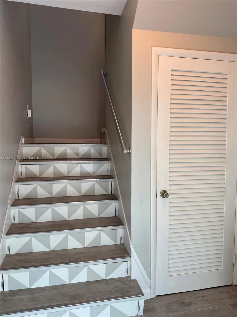 201 Fluvia Ave, Coral Gables, Florida 33134, Coral Gables, Florida 33134, ,Residential Income,For Sale,201 Fluvia Ave, Coral Gables, Florida 33134,A11987709