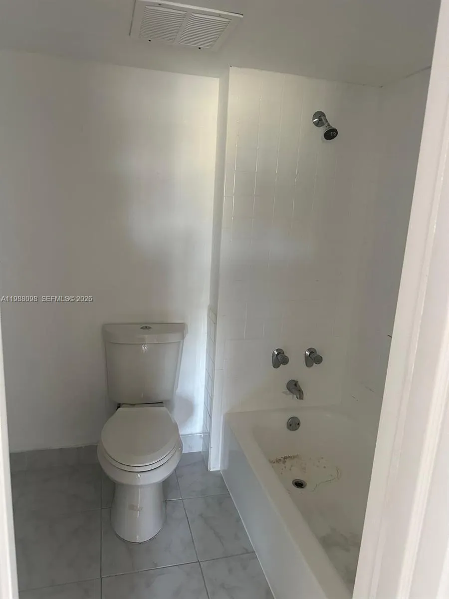 4500 Nw 79th Ave 2b, Doral, Florida 33166, Doral, Florida 33166, 2 Bedrooms Bedrooms, ,2 BathroomsBathrooms,Residential Lease,For Rent,4500 Nw 79th Ave 2b, Doral, Florida 33166,A11988098