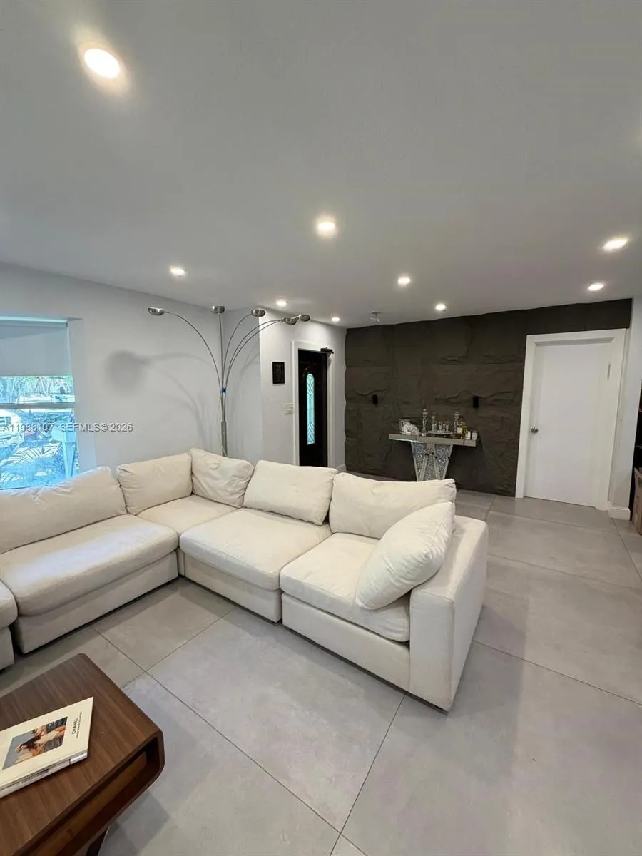 2810 Riverland Rd, Fort Lauderdale, Florida 33312, Fort Lauderdale, Florida 33312, 5 Bedrooms Bedrooms, ,2 BathroomsBathrooms,Residential,For Sale,2810 Riverland Rd, Fort Lauderdale, Florida 33312,A11988107