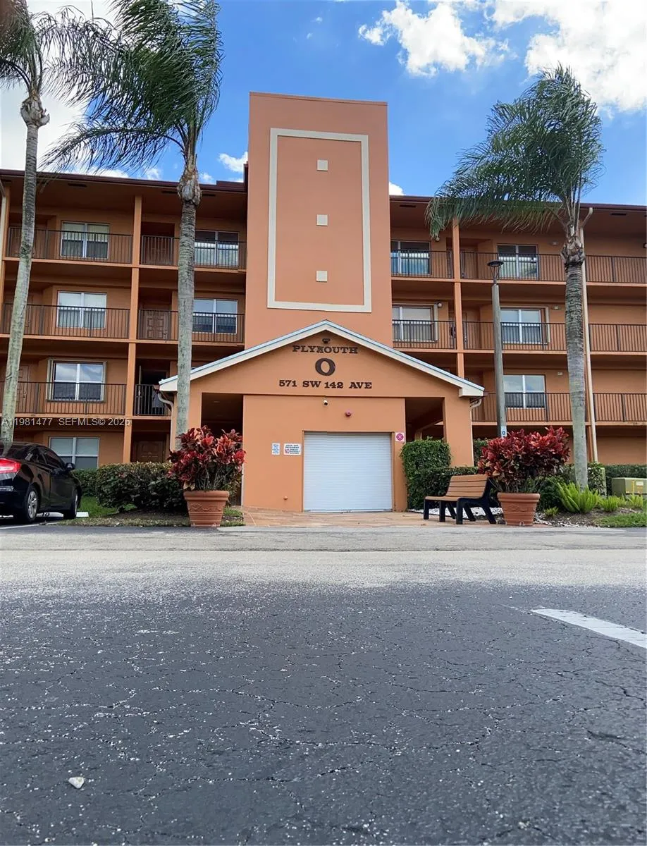 Pembroke Pines, Florida 33027, 2 Bedrooms Bedrooms, ,2 BathroomsBathrooms,Residential,For Sale,A11981477
