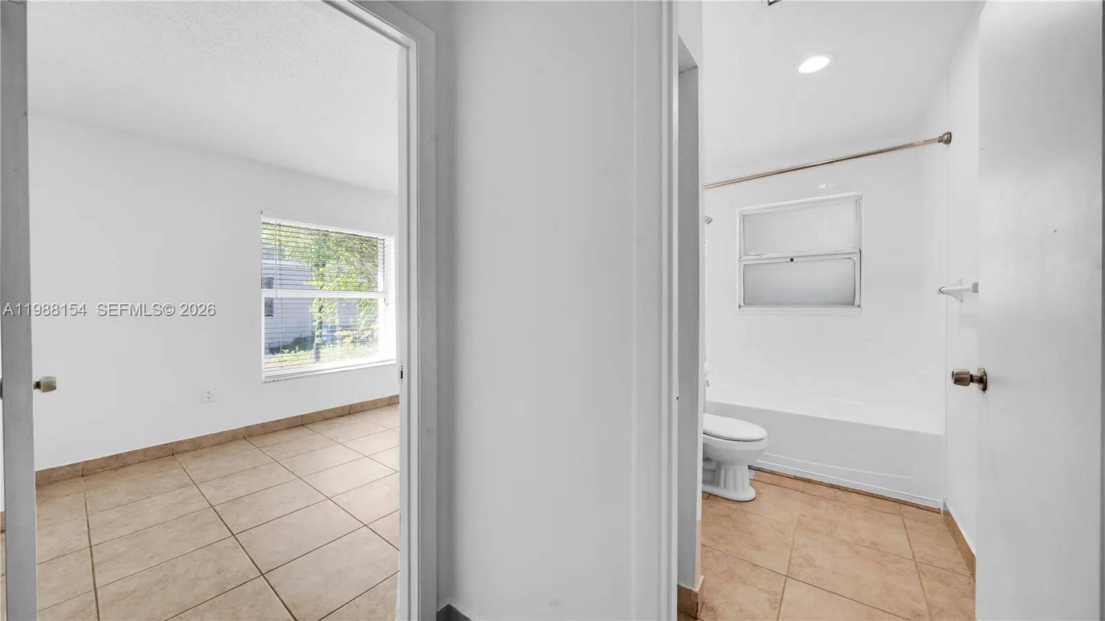 10575 La Placida Dr 10575, Coral Springs, Florida, Coral Springs, Florida 33065, 3 Bedrooms Bedrooms, ,2 BathroomsBathrooms,Residential Lease,For Rent,10575 La Placida Dr 10575, Coral Springs, Florida ,A11988154