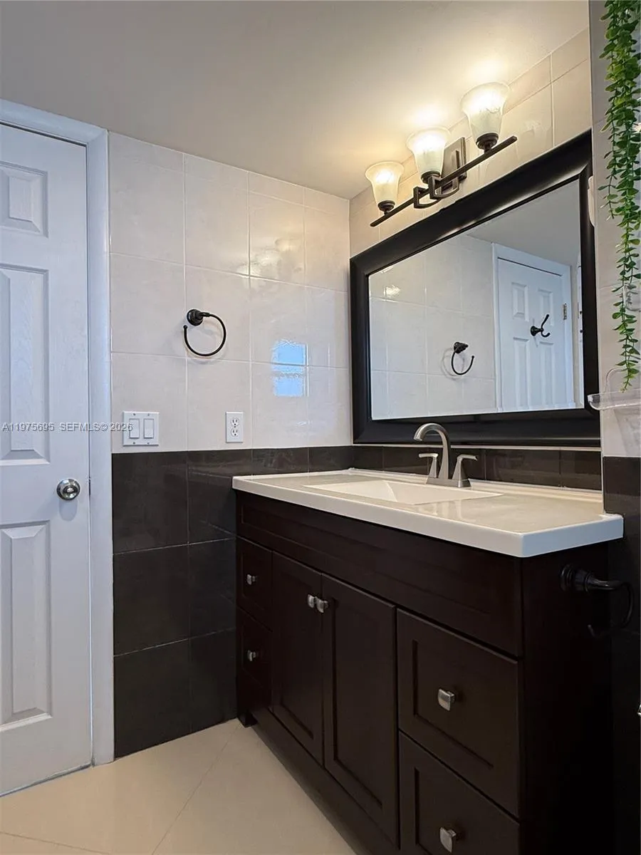2101 S Ocean Dr 1201, Hollywood, Florida 33019, Hollywood, Florida 33019, 2 Bedrooms Bedrooms, ,2 BathroomsBathrooms,Residential Lease,For Rent,2101 S Ocean Dr 1201, Hollywood, Florida 33019,A11975695