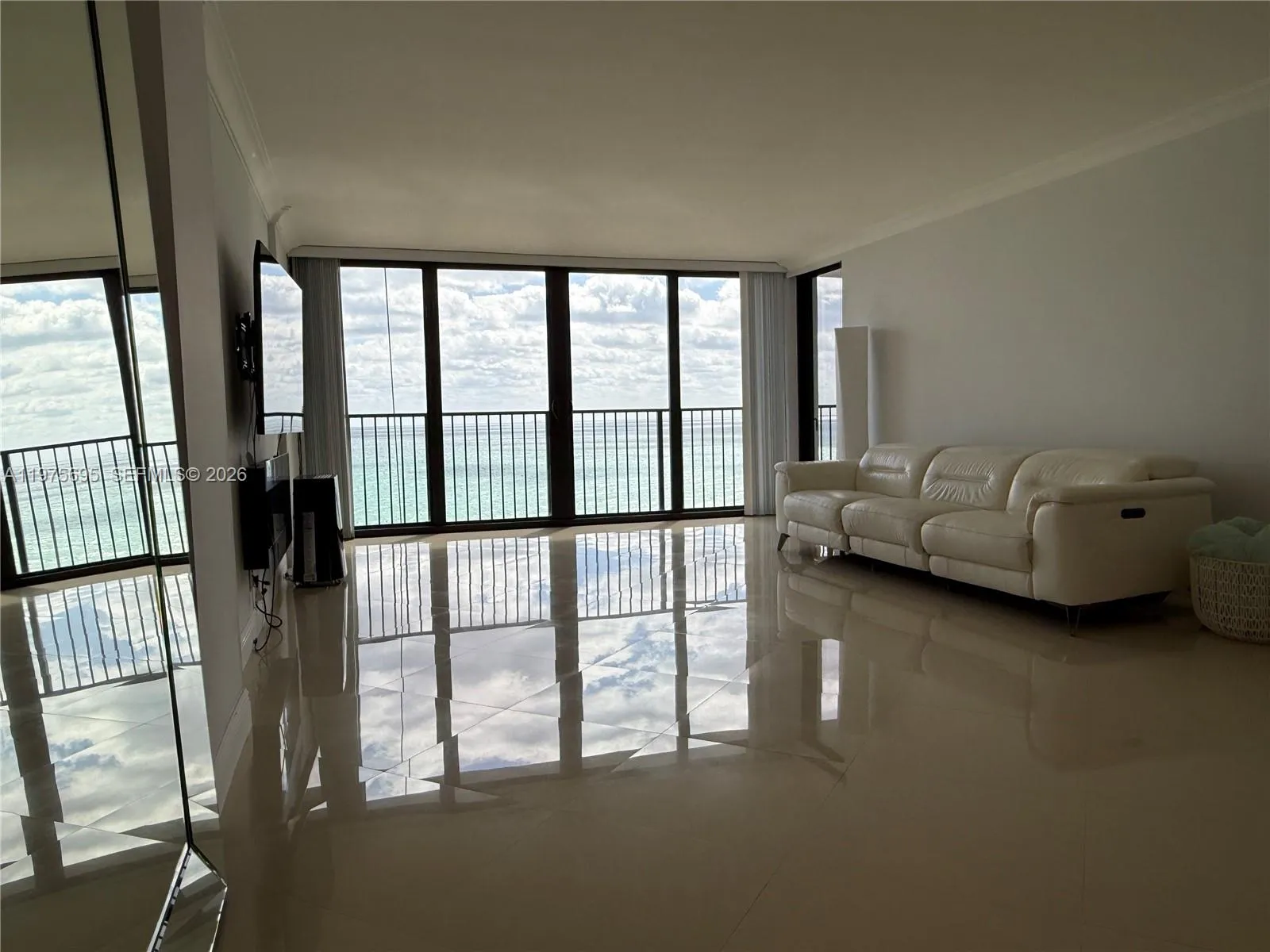 2101 S Ocean Dr 1201, Hollywood, Florida 33019, Hollywood, Florida 33019, 2 Bedrooms Bedrooms, ,2 BathroomsBathrooms,Residential Lease,For Rent,2101 S Ocean Dr 1201, Hollywood, Florida 33019,A11975695
