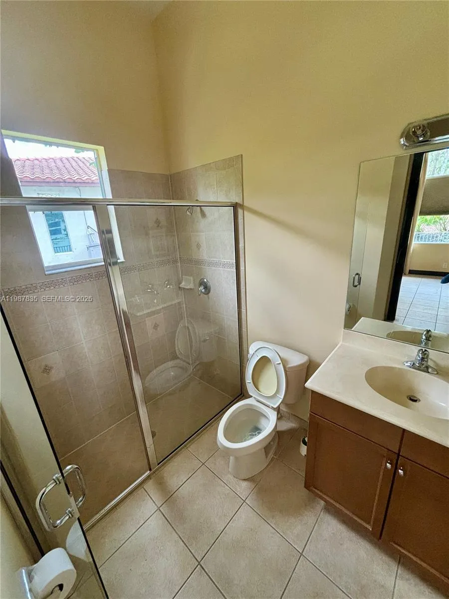 in law suite bathroom