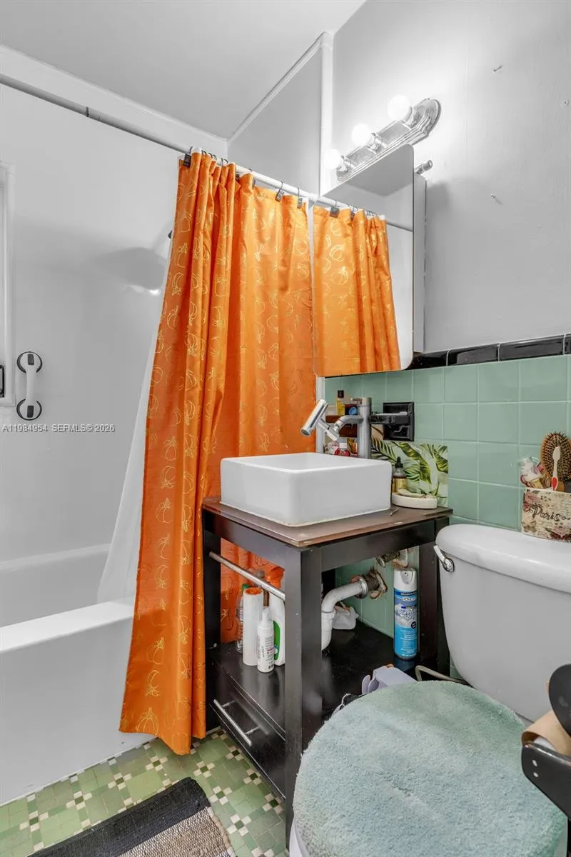 2490 Nw 59th St, Miami, Florida 33142, Miami, Florida 33142, 3 Bedrooms Bedrooms, ,1 BathroomBathrooms,Residential,For Sale,2490 Nw 59th St, Miami, Florida 33142,A11984954