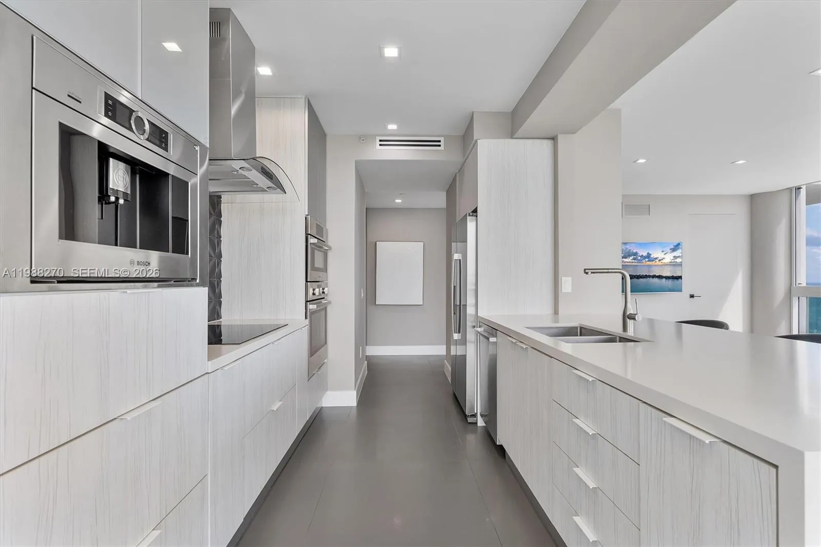 6365 Collins Ave 4307, Miami Beach, Florida 33141, Miami Beach, Florida 33141, 2 Bedrooms Bedrooms, ,2 BathroomsBathrooms,Residential,For Sale,6365 Collins Ave 4307, Miami Beach, Florida 33141,A11988270