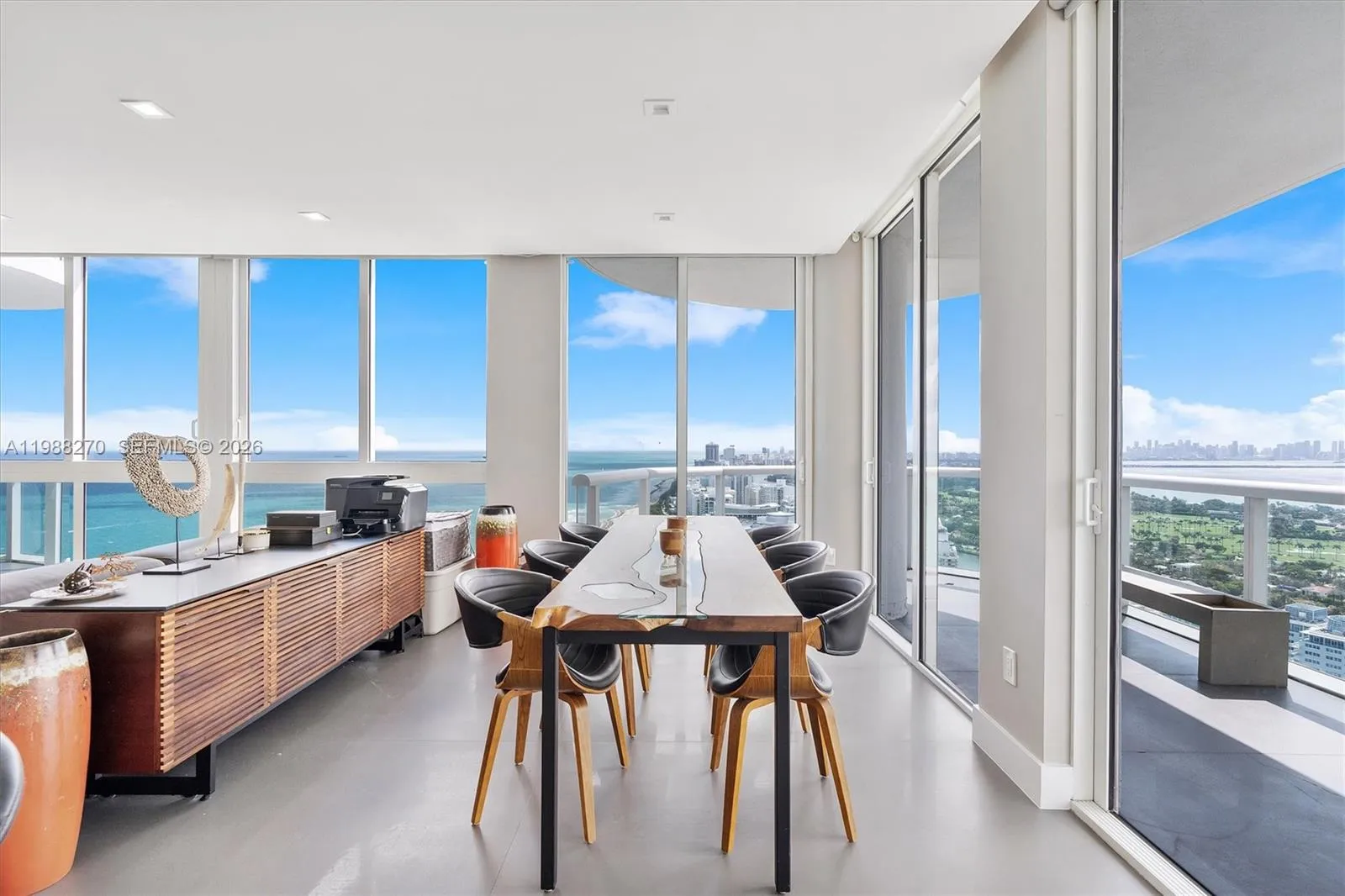 6365 Collins Ave 4307, Miami Beach, Florida 33141, Miami Beach, Florida 33141, 2 Bedrooms Bedrooms, ,2 BathroomsBathrooms,Residential,For Sale,6365 Collins Ave 4307, Miami Beach, Florida 33141,A11988270