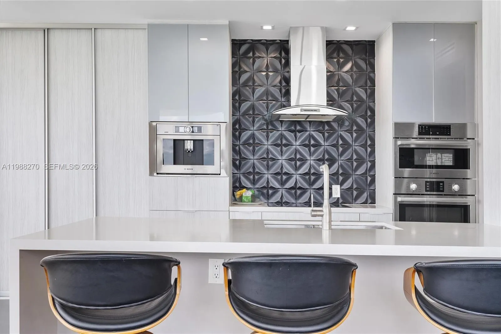 6365 Collins Ave 4307, Miami Beach, Florida 33141, Miami Beach, Florida 33141, 2 Bedrooms Bedrooms, ,2 BathroomsBathrooms,Residential,For Sale,6365 Collins Ave 4307, Miami Beach, Florida 33141,A11988270