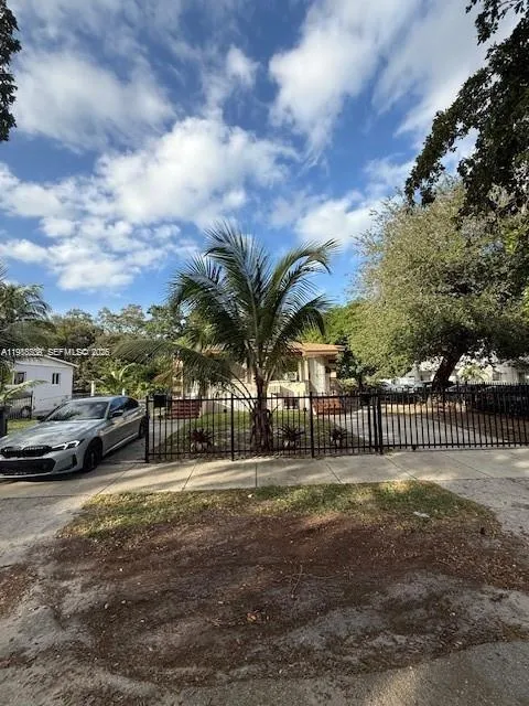 551-553 Ne 133rd St, North Miami, Florida 33161, North Miami, Florida 33161, ,Residential Income,For Sale,551-553 Ne 133rd St, North Miami, Florida 33161,A11988238