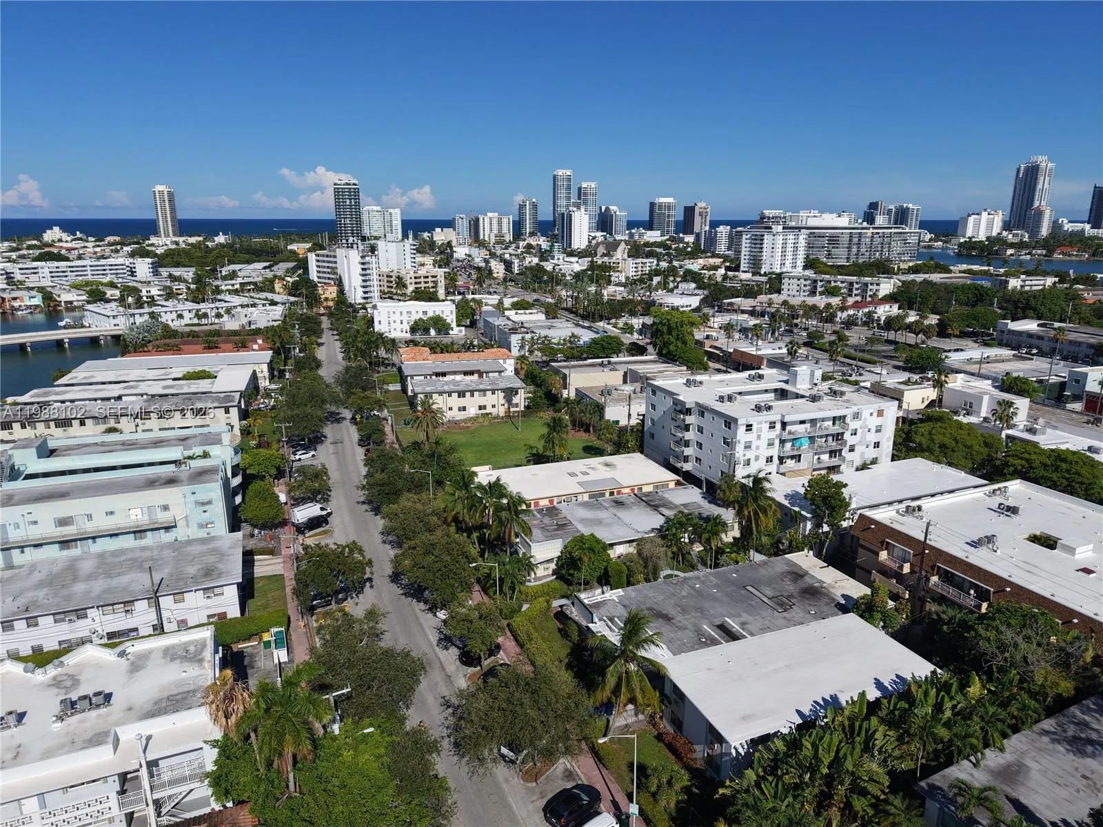 1176 Marseille Dr 2, Miami Beach, Florida 33141, Miami Beach, Florida 33141, 1 Bedroom Bedrooms, ,1 BathroomBathrooms,Residential Lease,For Rent,1176 Marseille Dr 2, Miami Beach, Florida 33141,A11988102