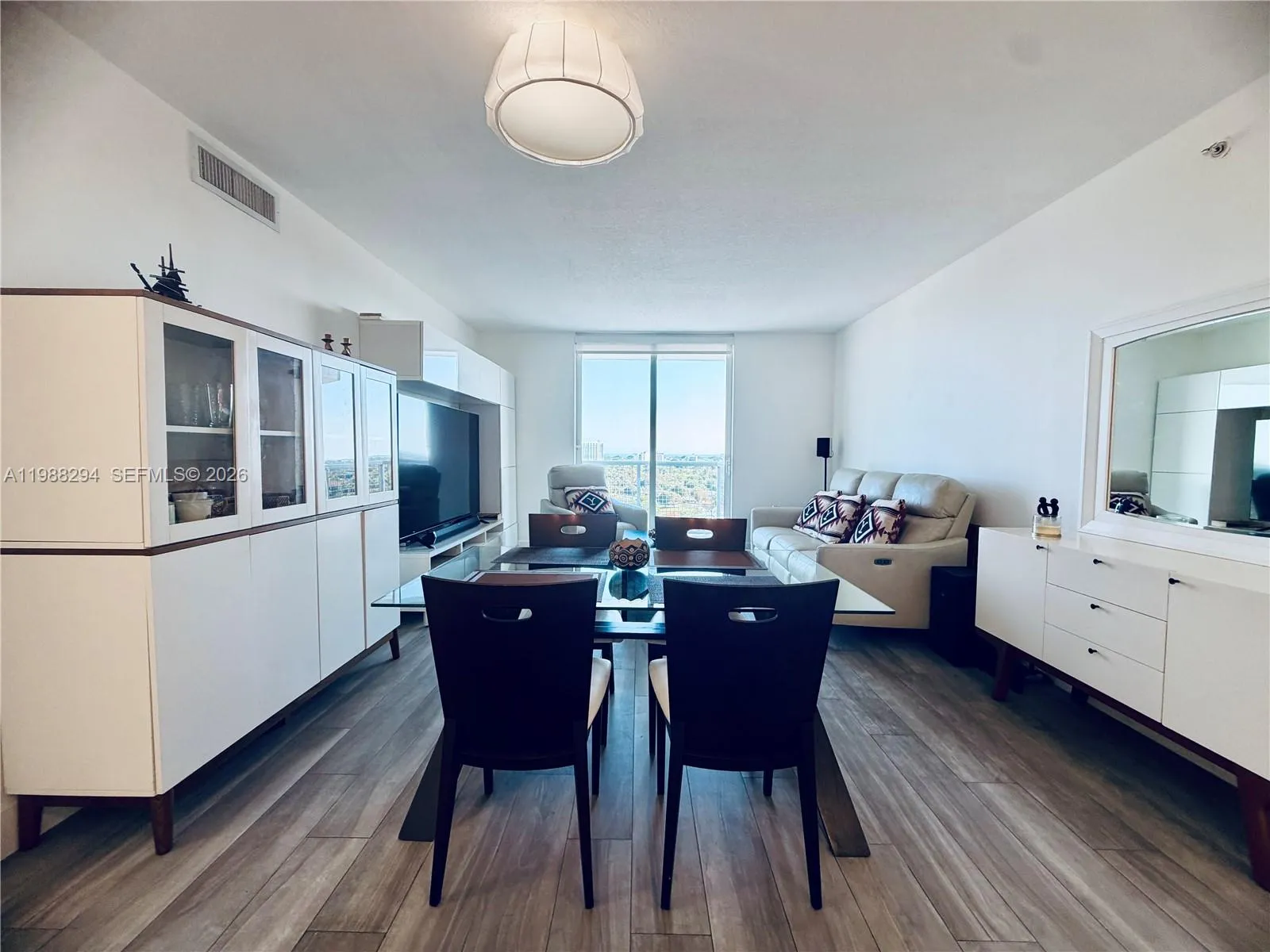 900 Sw 8th St 1509, Miami, Florida 33130, Miami, Florida 33130, 2 Bedrooms Bedrooms, ,2 BathroomsBathrooms,Residential Lease,For Rent,900 Sw 8th St 1509, Miami, Florida 33130,A11988294