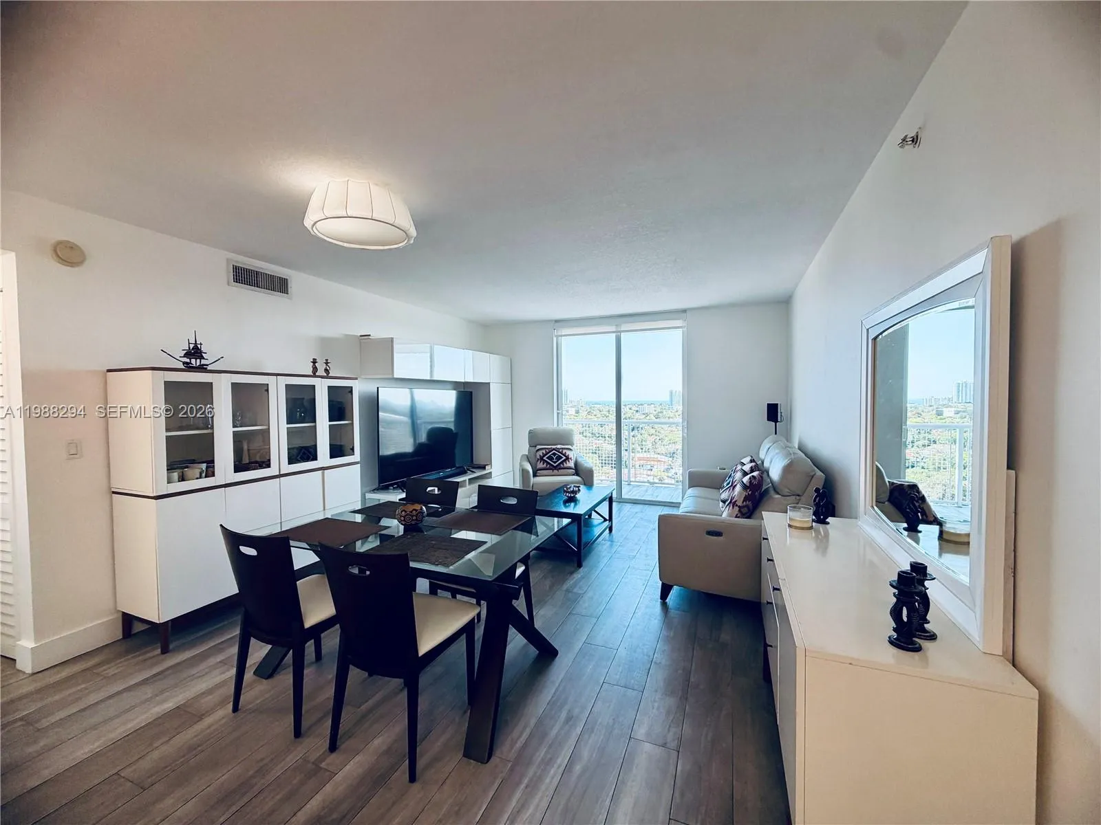 900 Sw 8th St 1509, Miami, Florida 33130, Miami, Florida 33130, 2 Bedrooms Bedrooms, ,2 BathroomsBathrooms,Residential Lease,For Rent,900 Sw 8th St 1509, Miami, Florida 33130,A11988294