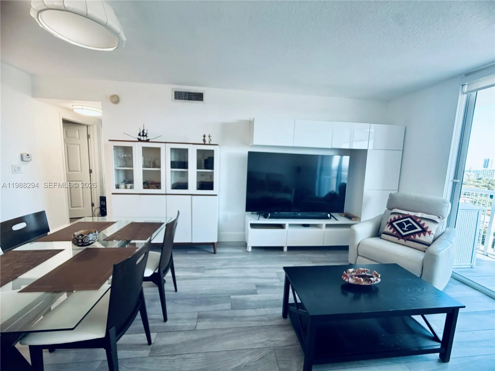 900 Sw 8th St 1509, Miami, Florida 33130, Miami, Florida 33130, 2 Bedrooms Bedrooms, ,2 BathroomsBathrooms,Residential Lease,For Rent,900 Sw 8th St 1509, Miami, Florida 33130,A11988294