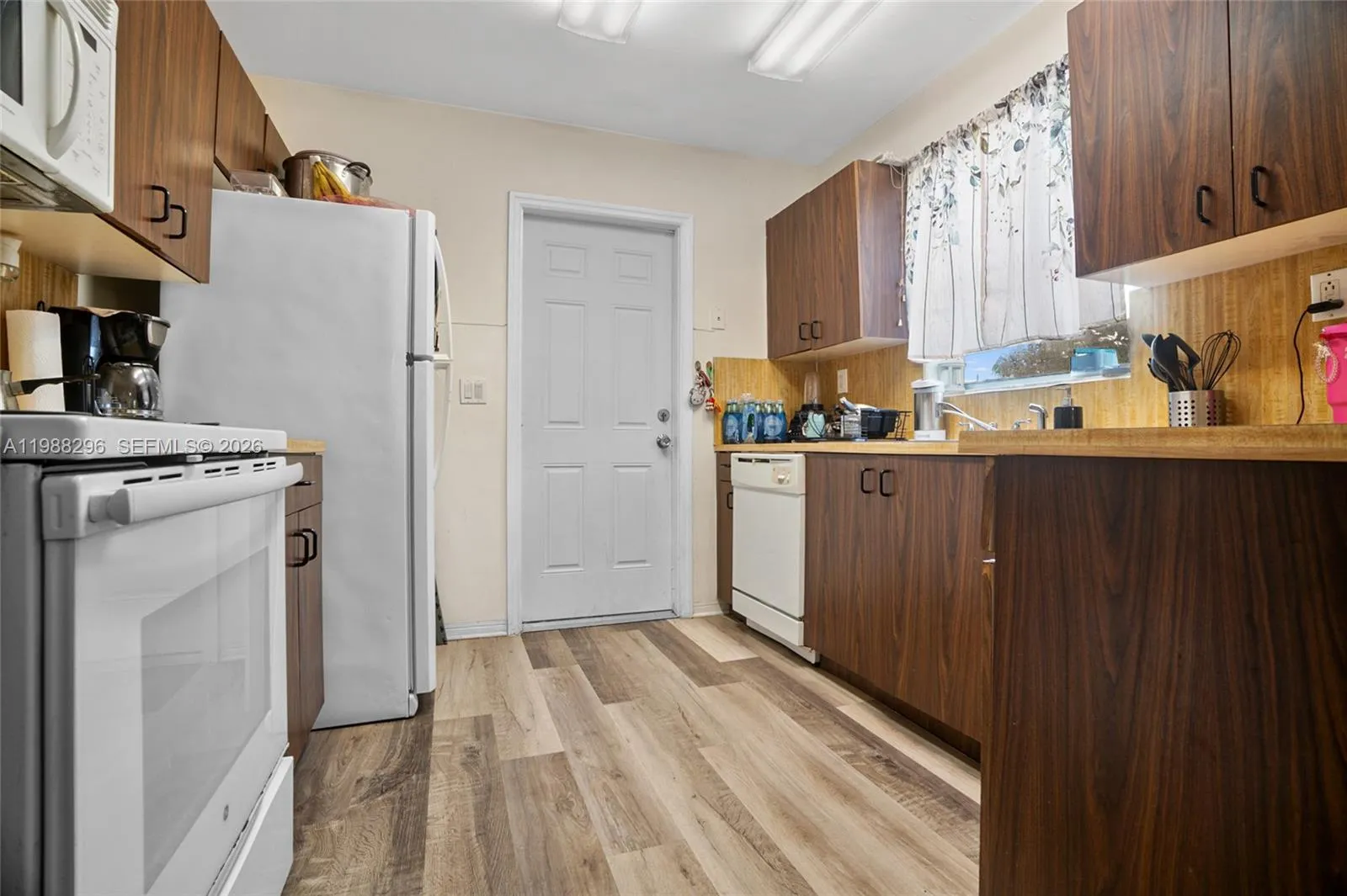 5850 Lincoln St, Hollywood, Florida 33021, Hollywood, Florida 33021, ,Residential Income,For Sale,5850 Lincoln St, Hollywood, Florida 33021,A11988296