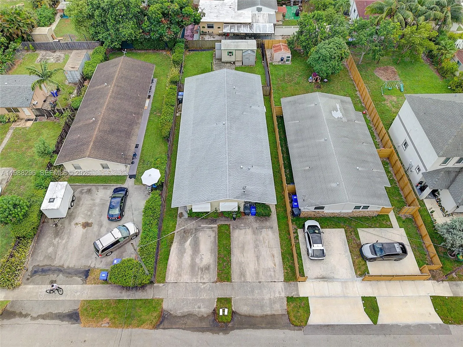 5850 Lincoln St, Hollywood, Florida 33021, Hollywood, Florida 33021, ,Residential Income,For Sale,5850 Lincoln St, Hollywood, Florida 33021,A11988296