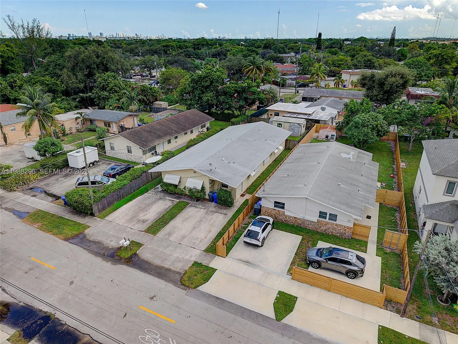 5850 Lincoln St, Hollywood, Florida 33021, Hollywood, Florida 33021, ,Residential Income,For Sale,5850 Lincoln St, Hollywood, Florida 33021,A11988296