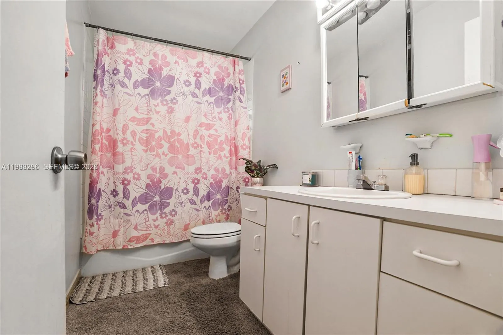 5850 Lincoln St, Hollywood, Florida 33021, Hollywood, Florida 33021, ,Residential Income,For Sale,5850 Lincoln St, Hollywood, Florida 33021,A11988296