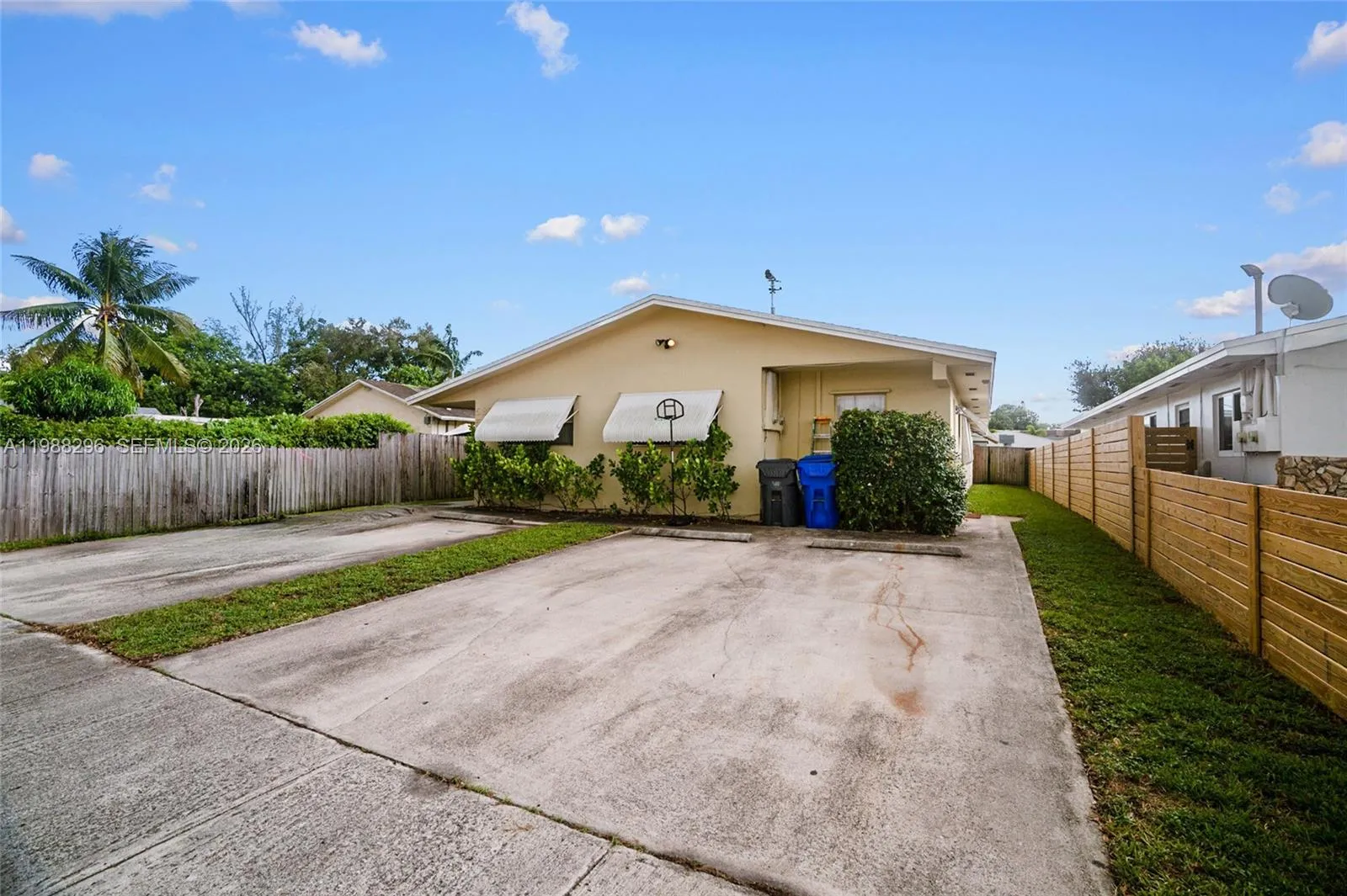 5850 Lincoln St, Hollywood, Florida 33021, Hollywood, Florida 33021, ,Residential Income,For Sale,5850 Lincoln St, Hollywood, Florida 33021,A11988296