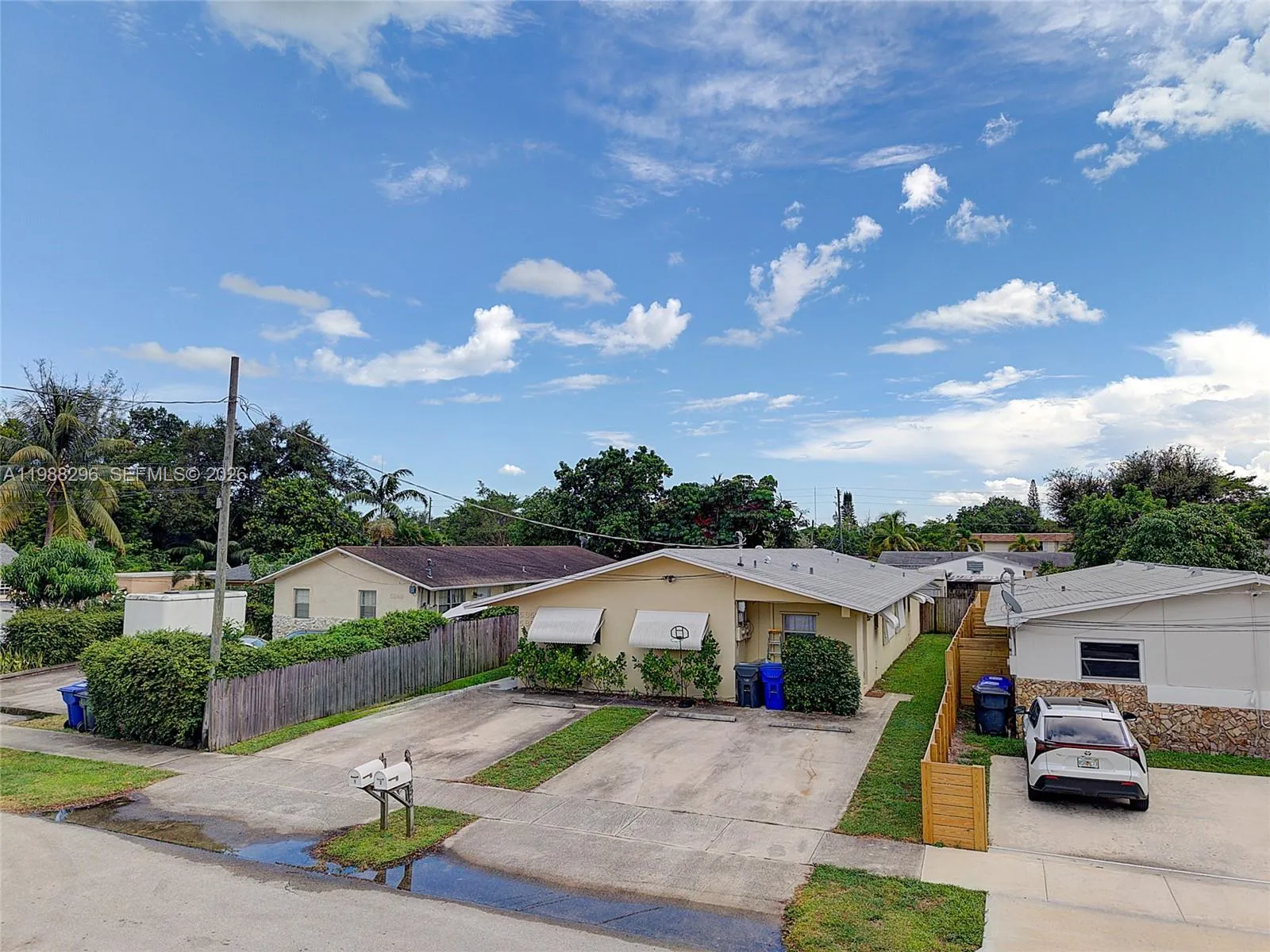 5850 Lincoln St, Hollywood, Florida 33021, Hollywood, Florida 33021, ,Residential Income,For Sale,5850 Lincoln St, Hollywood, Florida 33021,A11988296