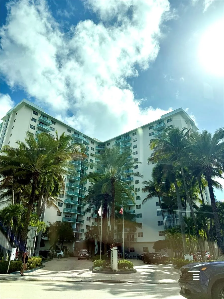 3901 S Ocean Dr 5w, Hollywood, Florida 33019, Hollywood, Florida 33019, 2 Bedrooms Bedrooms, ,2 BathroomsBathrooms,Residential,For Sale,3901 S Ocean Dr 5w, Hollywood, Florida 33019,A11988316